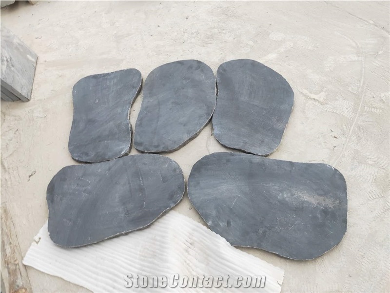 Irregular Flagstone Crazy Pave in Bluestone, L828