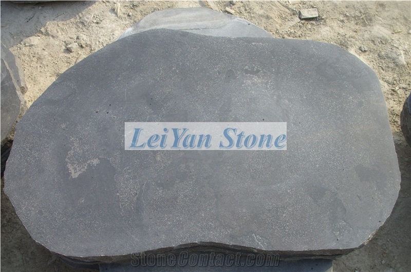 Irregular Flagstone Crazy Pave in Bluestone, L828