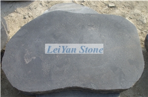 Irregular Flagstone Crazy Pave in Bluestone, L828