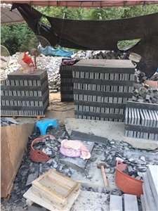 China Black Basalt Split Face Mushroom Stone