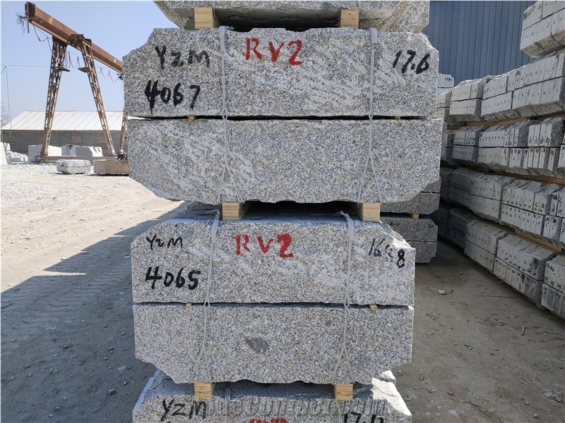 G383 Pearl Flower Rough Pick Split Kerbstone