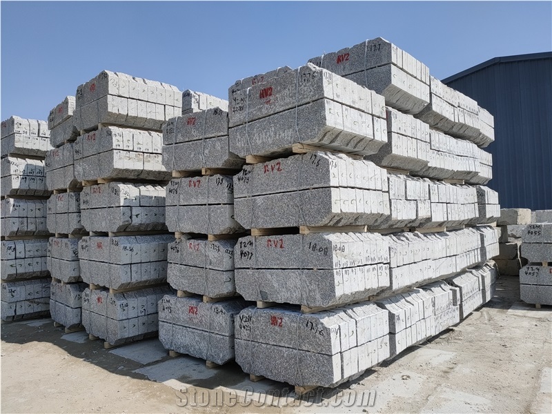 G383 Pearl Flower Rough Pick Split Kerbstone