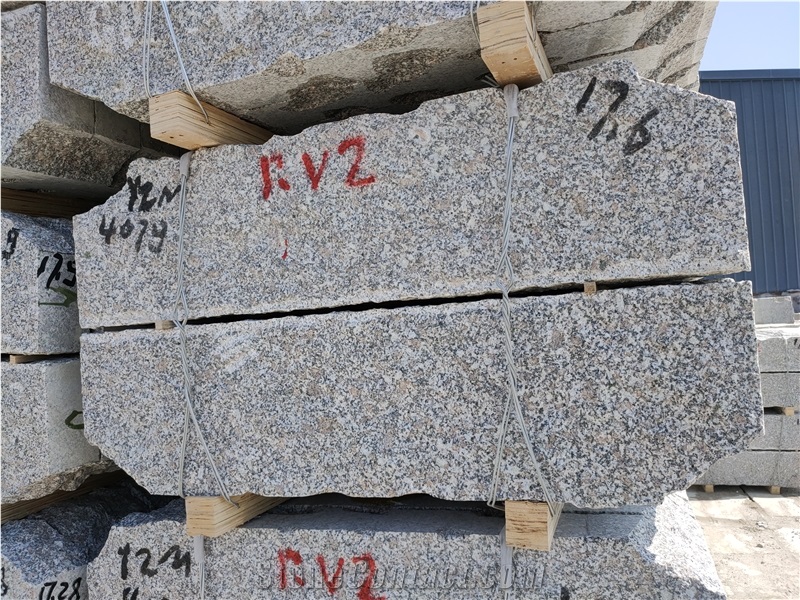 G383 Pearl Flower Rough Pick Split Kerbstone