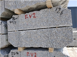 G383 Pearl Flower Rough Pick Split Kerbstone
