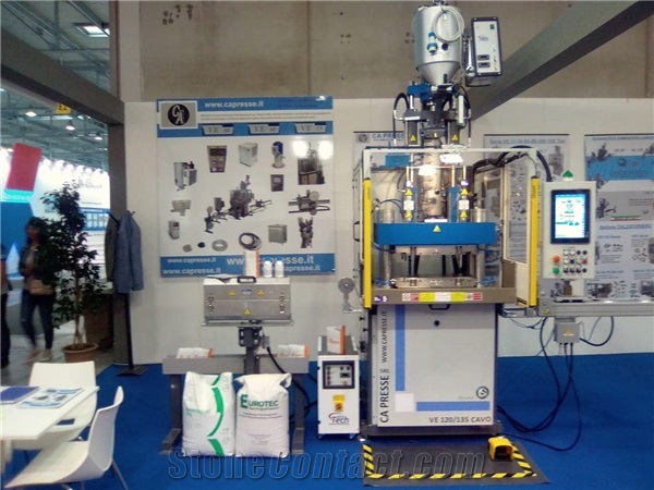 Ve Tt - Slide Table with Double Mold for the Plastic Coating Of the Diamond Wire