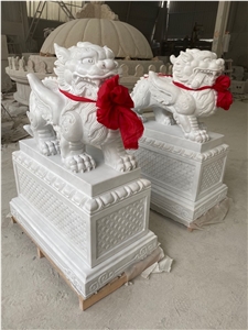 Stand by Mythi Animal Statues Landscape Sculpture