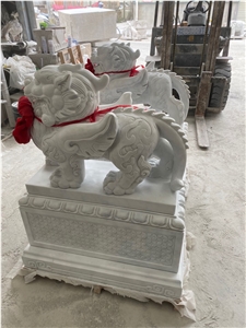 Stand by Mythi Animal Statues Landscape Sculpture