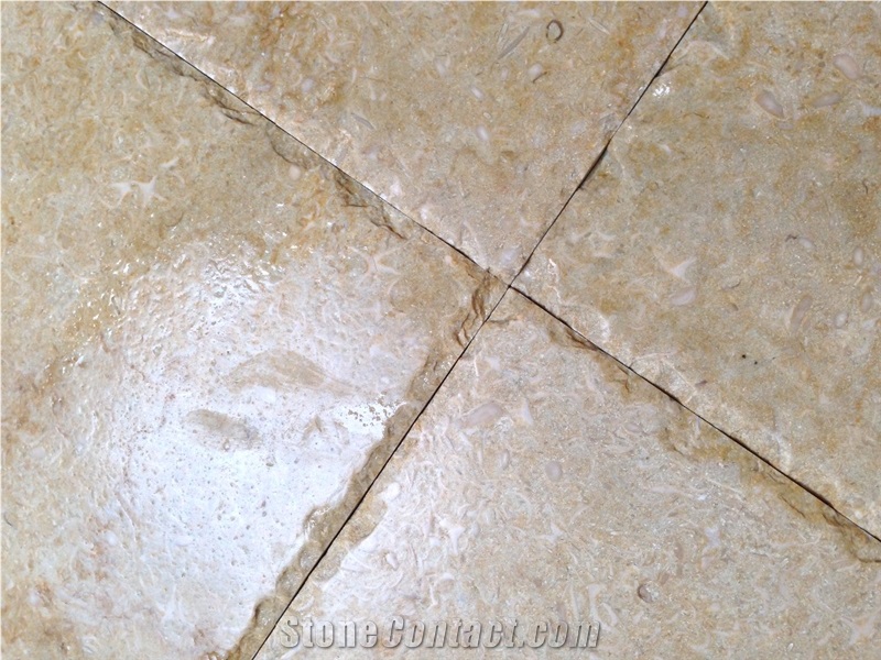 Polished Perlatino Menia Marble Slabs