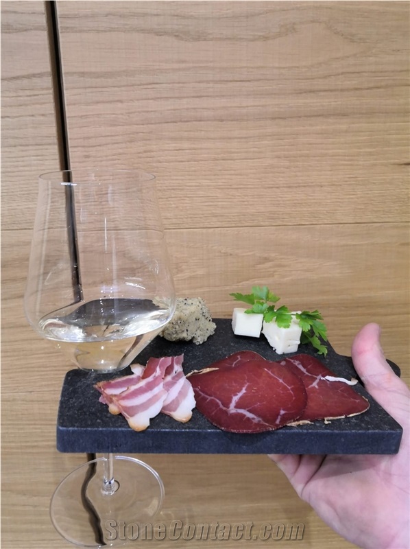 Aperitivo in Nero