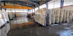 Onyx Tiles & Slabs