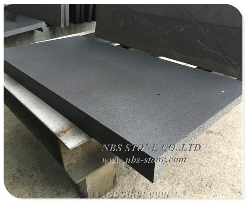 China Basalt Stone Volcanic Rock Paver for Pool Cop