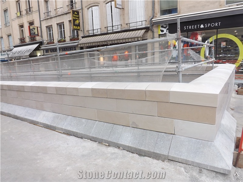 Moleanos Beige Limestone Coping