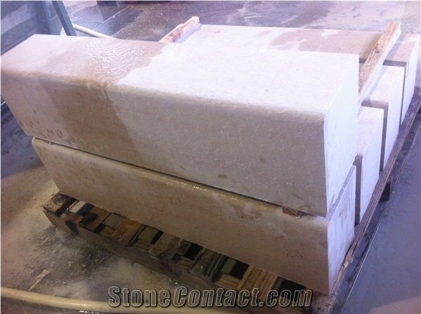 Moleanos Beige Limestone Kerbs