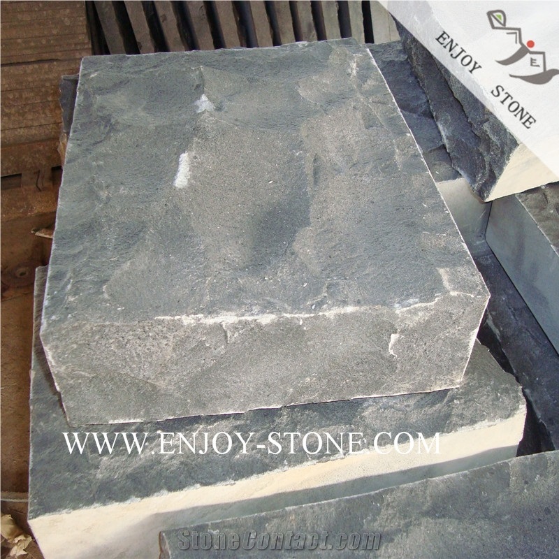 Mushroom / Natural Split Gray Basalto Paving Tiles