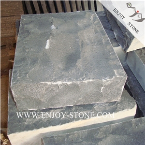 Mushroom / Natural Split Gray Basalto Paving Tiles
