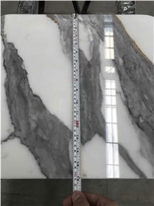 China Customized Square Calacatta Quartz Table Top