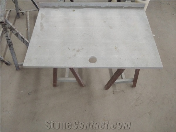 Hausys Viatera- in Cirrus Minibar Stone Top