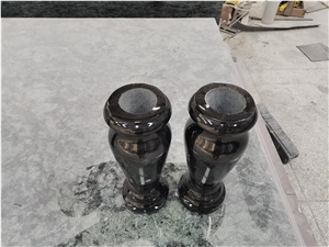 Turned Vase Absolute Black (All Polished)
