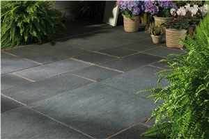 Kadappa Black Midnight Glow Limestone Patio Pavers