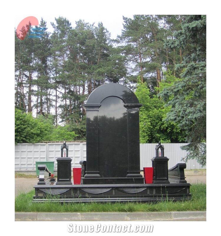 Black Granite Monument Set with Lantern-Like Posts