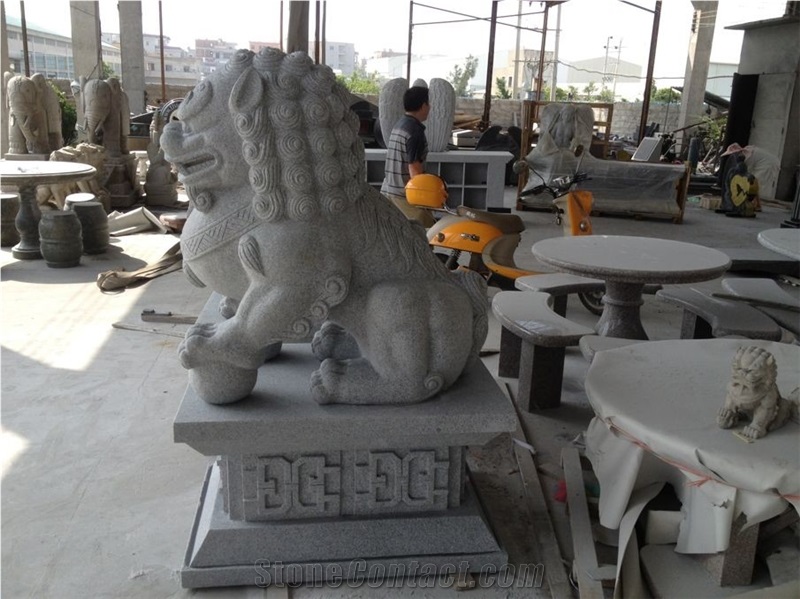 China Grey Granite Lion Carving and Statue