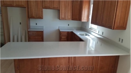 Hot Sale Calacatta White Quartz Slabs