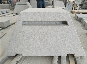 G623 Chinese Grey Granite Bush Hammered Curbstone