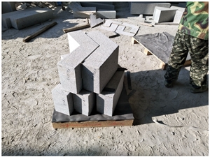 G623 Chinese Grey Granite Bush Hammered Curbstone