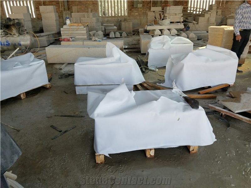 G682 Yellow Rust Stone, Outdoor Stone Chair