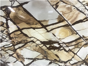 Roma Imperiale Brazil Gold Quartzite Hotel Wall