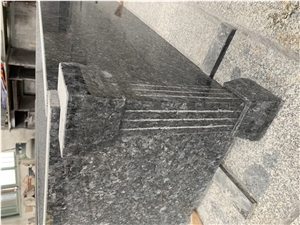 Seasame Granite for Weeping Angel Gravestones