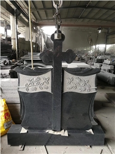 Uprighr Red Granite for Monuments/Tombstones