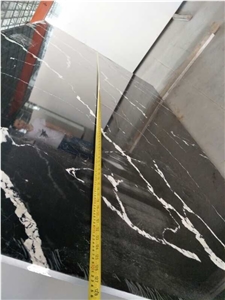White Stripe in Black Quartz Stone Ms6222