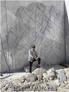 There is Top Quality White Spider Marble Blocks