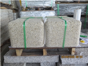 Kutsunigi Granite Small Blocks for Landscaping Stones, Stone Outdoor Furniture