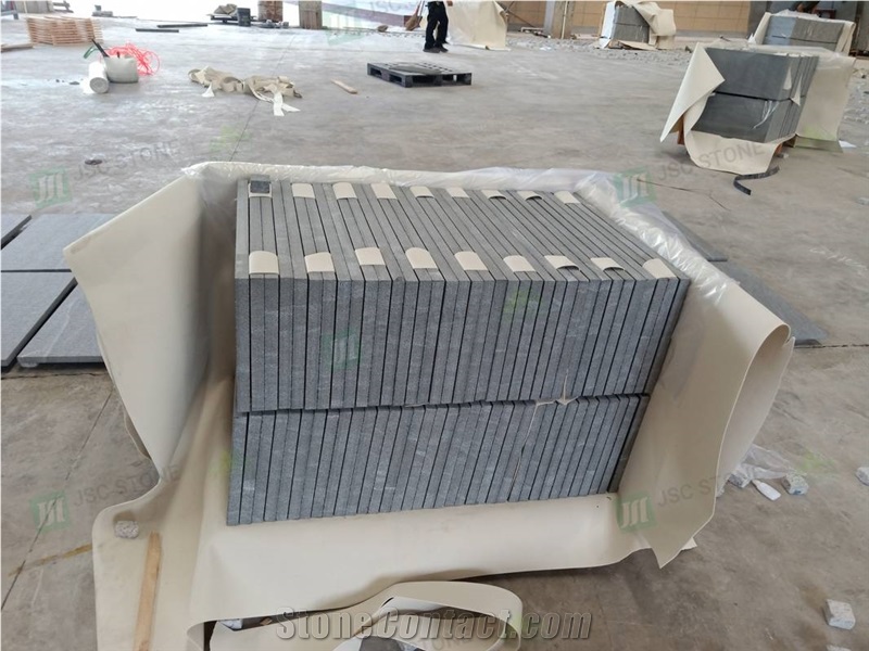Factory Supply Jet Mist Granite Tiles for Project