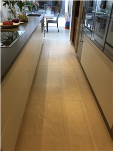 Creme Camel Limestone Slabs & Tiles