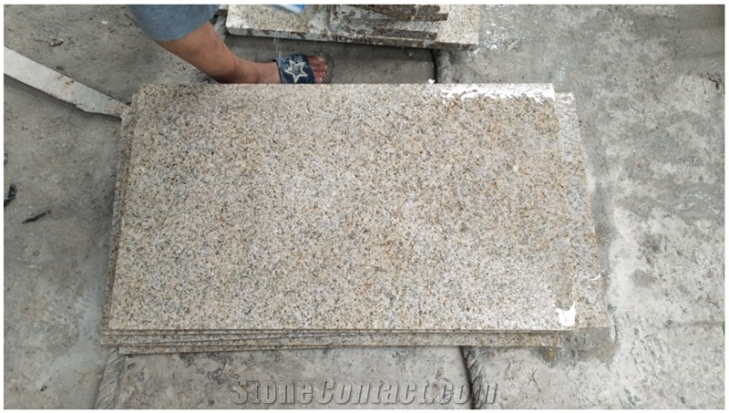 G350 Yellow Granite Bush Hammered Wall Tiles
