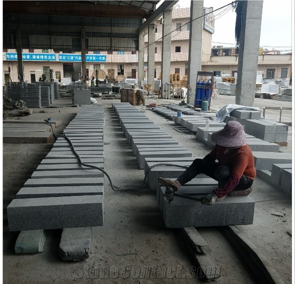 G623 China Grey Granite Bush Hammered Curbstone