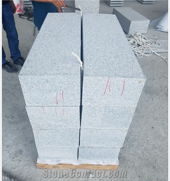 G623 China Grey Granite Bush Hammered Curbstone