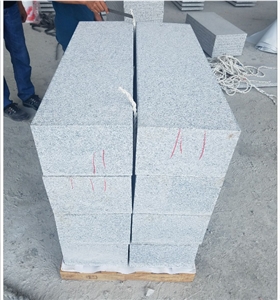 G623 China Grey Granite Bush Hammered Curbstone