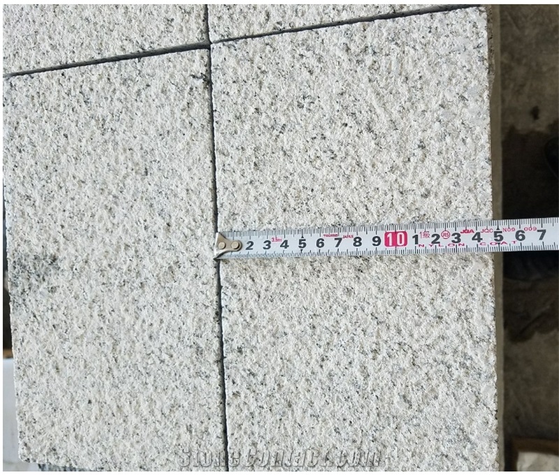 G623 China Grey Granite Bush Hammered Paving Stone