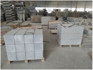 G623 Chinese Grey Granite Bush Hammered Curbstone