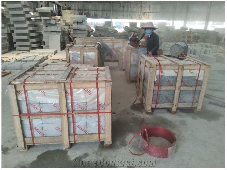 G623 Chinese Grey Granite Bush Hammered Curbstone