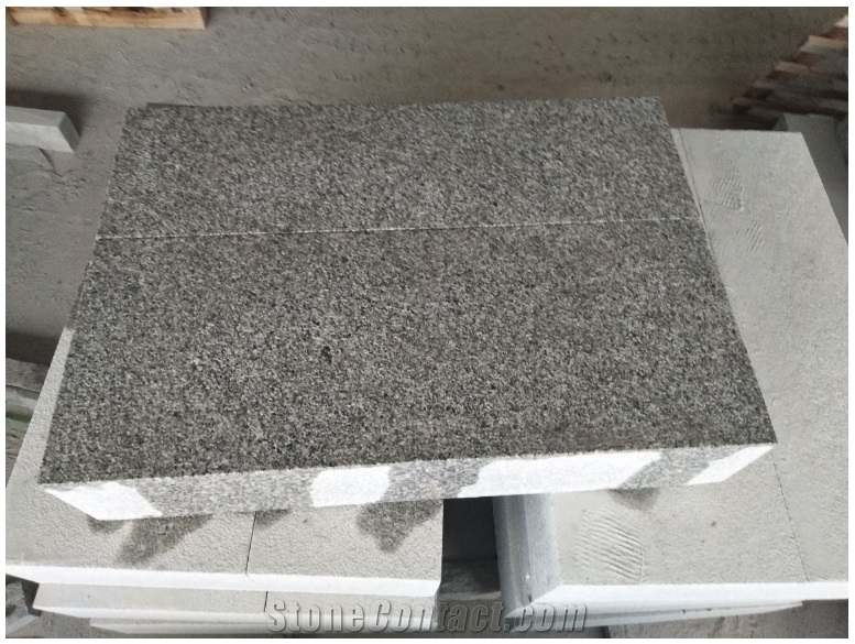 G623 Chinese Grey Granite Bush Hammered Curbstone