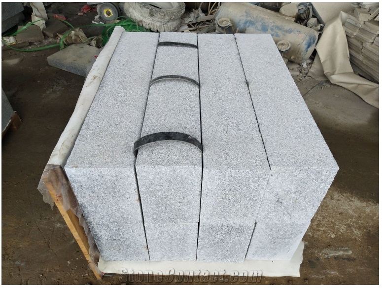 G623 Chinese Grey Granite Bush Hammered Curbstone