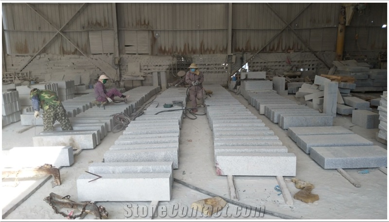 G623 Chinese Grey Granite Bush Hammered Curbstone