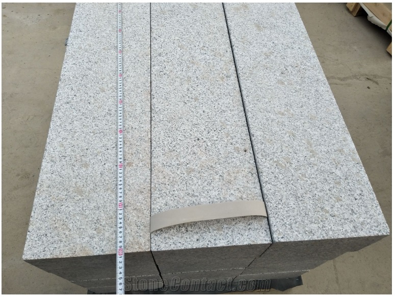 G623 Chinese Grey Granite Bush Hammered Curbstone