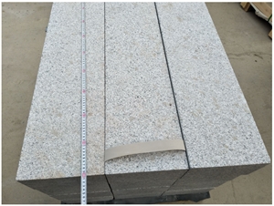 G623 Chinese Grey Granite Bush Hammered Curbstone