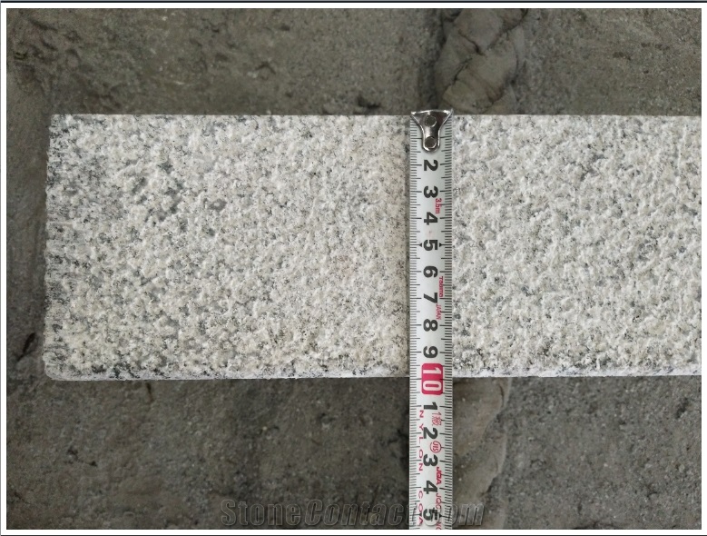 G623 Chinese Grey Granite Bush Hammered Curbstone